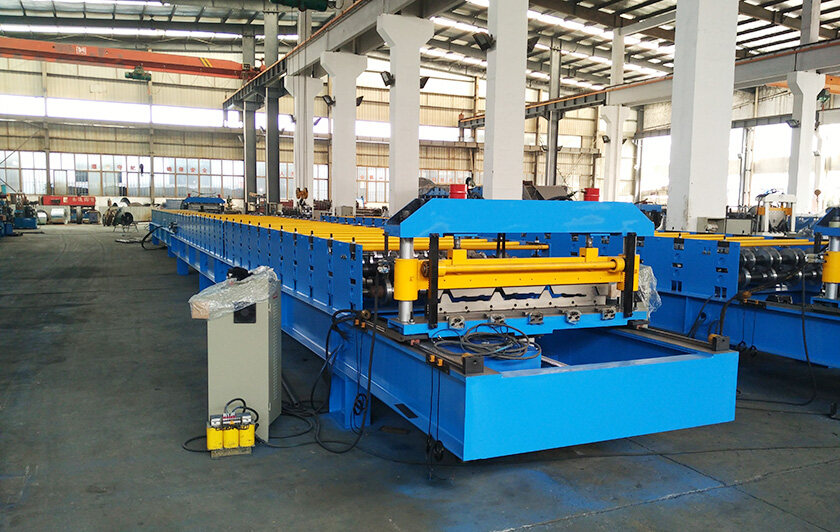 Roof Sheet Roll Forming Machine (30m/min) Roll Forming Machine CZ
